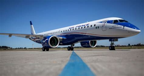 Embraer 195 Guide and Specs: The Biggest Brazil Has to Offer - Aviator ...