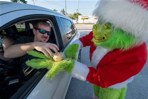 The Grinch Puts the Brakes on Speeding Drivers in Florida - Page Traveler