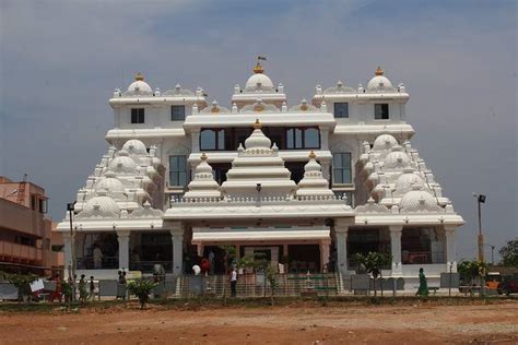 Sri Radha Krishna Temple, ISKCON Chennai travel guide, Places to see ...