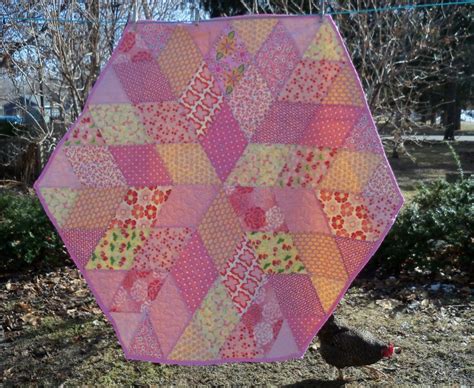 Free Tutorial - Diamond Quilt by Leila