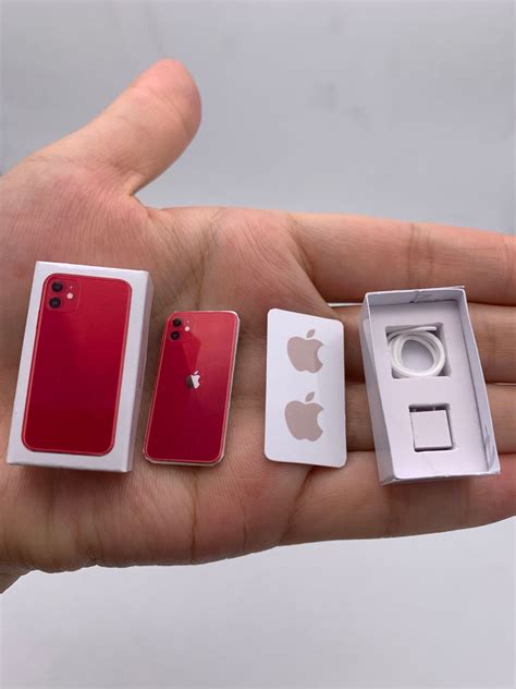 Miniature iPhone 11 - Red in 2020 | Dollhouse miniatures diy, Dollhouse ...