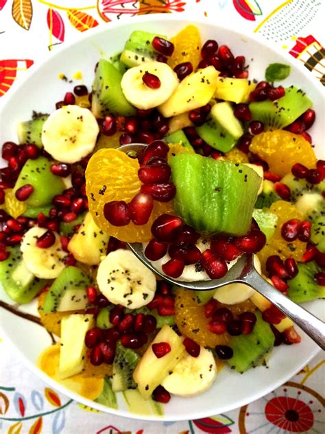 Pomegranate Winter Fruit Salad Recipe – Easy and Festive! – Melanie Cooks