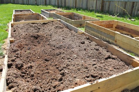 How To Fill Raised Beds With Soil