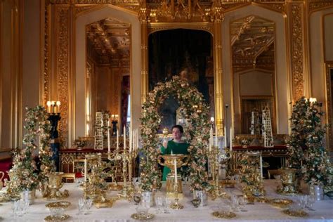 Windsor Castle Pictures and Photos - Getty Images | Castle christmas ...