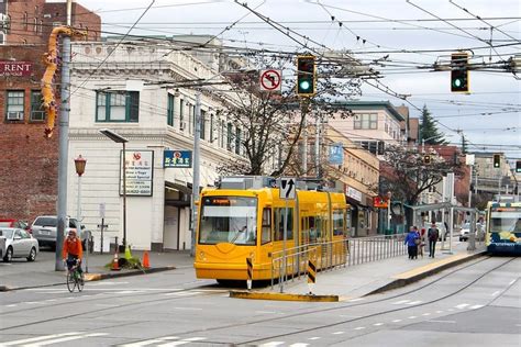 Calling all streetcar riders! The South Lake Union Streetcar resumes ...