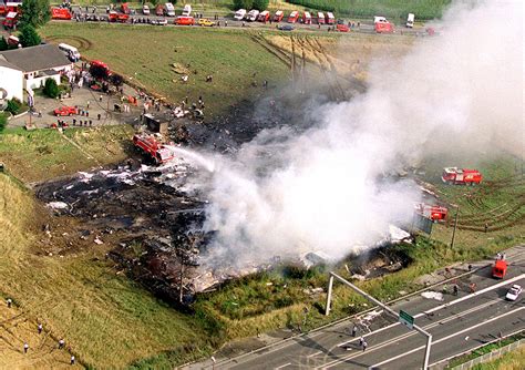 Crash of a Aérospatiale-BAC Concorde in Gonesse: 113 killed | Bureau of ...