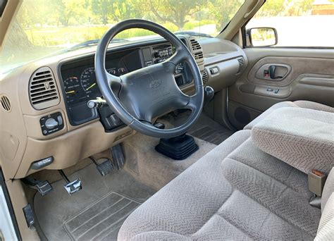 1995-chevy-silverado-interior - The Fast Lane Truck