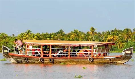 Kochi Backwaters Tourism | Kerala Village Tourism