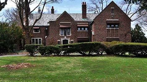 Aretha Franklin's last Detroit property sold for $300K