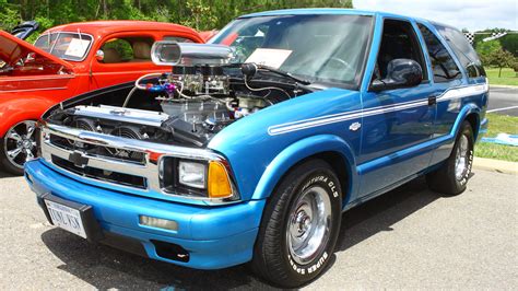 The 5 Cars That Are Perfect For A V8 Engine Swap