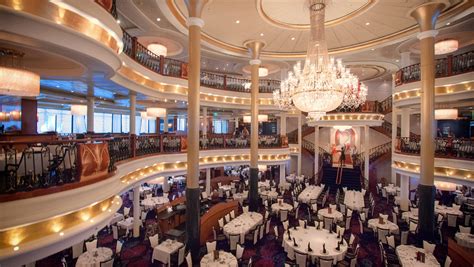 Video: Dining in elegance on a Royal Caribbean ship