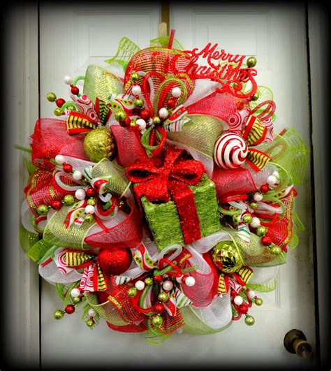 Pin by Clarissa Reed on Ho!Ho!Ho! | Handmade christmas wreaths, Deco ...