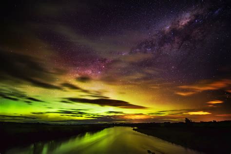 Stunning Aurora Over New Zealand: 4K Ultra HD Nature Wallpaper by Trey ...