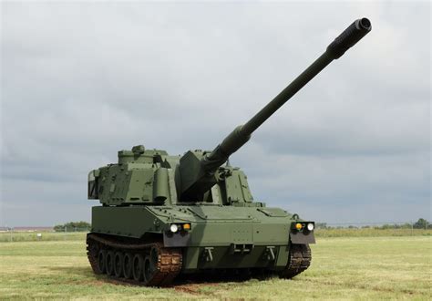 Rheinmetall-BAE team debuts new version of M109 howitzer