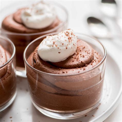 Easy Chocolate Mousse Recipe | Lil' Luna