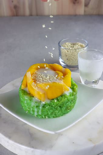 Mango Sticky Rice Pandan Or Mango With Pandan Sticky Rice Thai Dessert ...