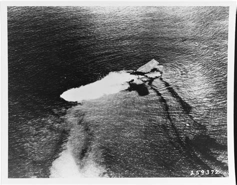 USS Saratoga (CV-3) sinking in Bikini Lagoon after she was fatally ...