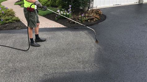 The Importance of a Good Driveway Sealer - Better HouseKeeper