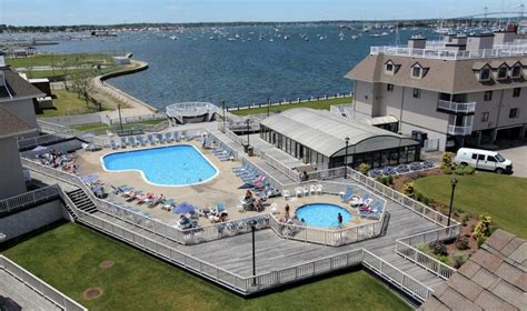 The Best Hotel Pools in Newport | Discover Newport