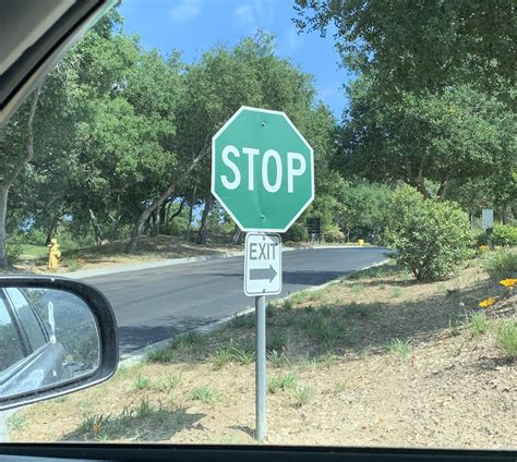 Here's Why America's Highway Traffic Signs Are Green - autoevolution