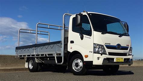 Hino 300 Hybrid 716 TradeAce 2016 review | road test | CarsGuide