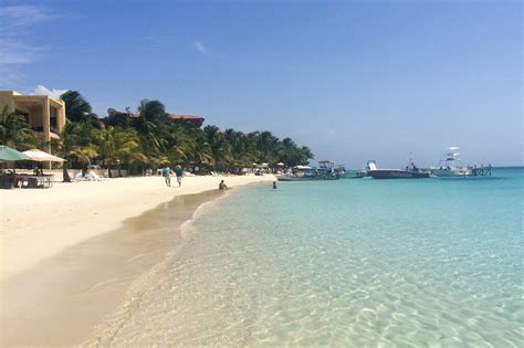 2 Best Roatan Beaches in Honduras: West Bay vs West End