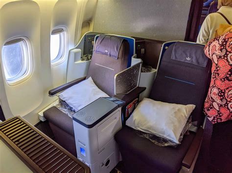 KLM Business Class (777-300ER) Review - Amsterdam to JFK - 10xTravel