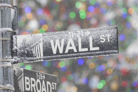 Dow Jones hits record high, rising for fourth session out of five - UPI.com