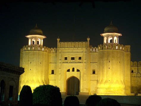 Lahore Fort Historical Facts and Pictures | The History Hub