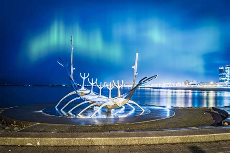 10 brilliant aurora spots in Reykjavik, Iceland: City of Northern ...