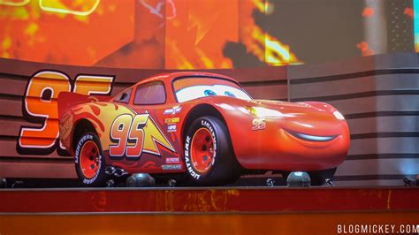 VIDEO: Full Show - Lightning McQueen's Racing Academy Debuts at Disney ...