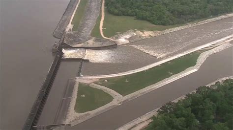 RAW AERIALS: Lake Houston water level lowered - YouTube