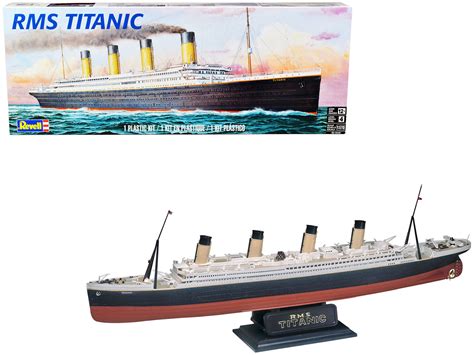 Level 4 Model Kit RMS Titanic Passenger Liner Ship 1/570 Scale Model by ...