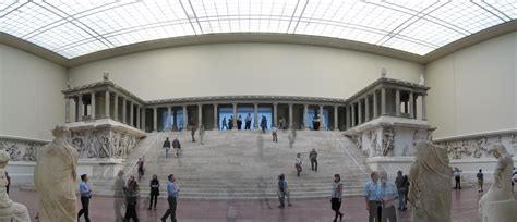 File:Pergamon Museum Berlin p1.jpg - Wikimedia Commons