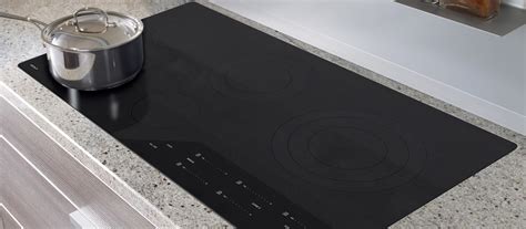 Wolf 36" Contemporary Electric Cooktop (CE365C/B)