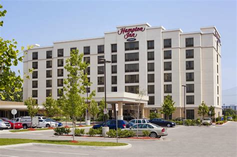 Hampton Inn by Hilton Toronto Airport – Find A Venue