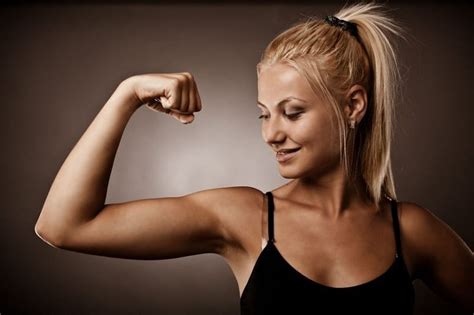 5 Best Arm Workouts For Women To Reduce Arm Fat And Get Toned Arms