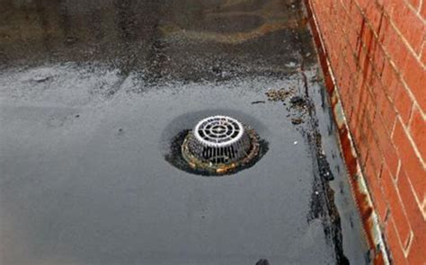 Common Flat Roof Drainage Solutions