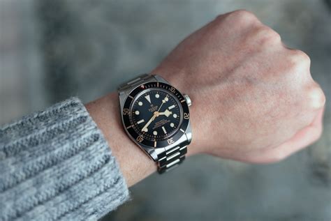 38mm - 40mm Dive Watches: 5 Picks For Smaller Wrists