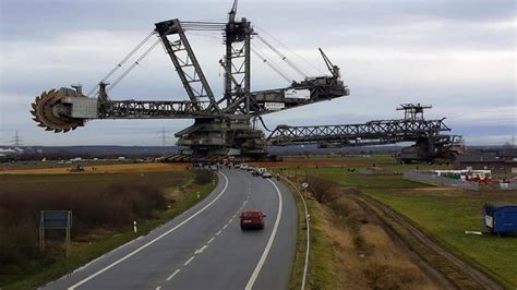 Here Are Some Cool Facts About Bagger 288 - The World's Largest Land ...