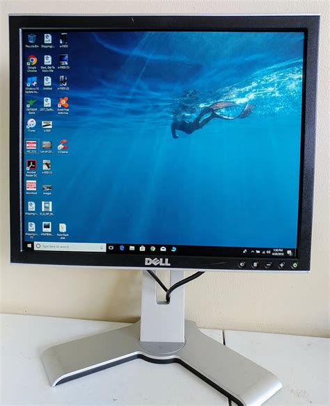 Amazon.com: Dell 1708FPt 17-inch Flat Panel Monitor Rotates to Portrait ...