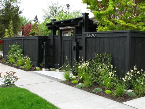 Front Yard Fence Ideas - Landscaping Network