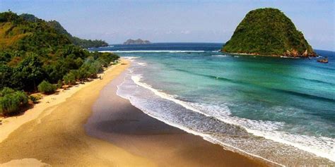 7 Exotic Unspoiled Beaches in Indonesia | Authentic Indonesia Blog