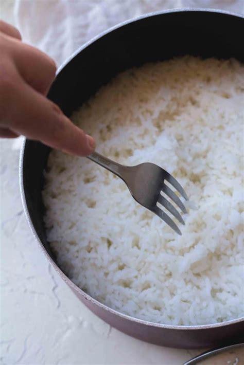 How to cook white rice on the stove perfectly - Lifestyle of a Foodie