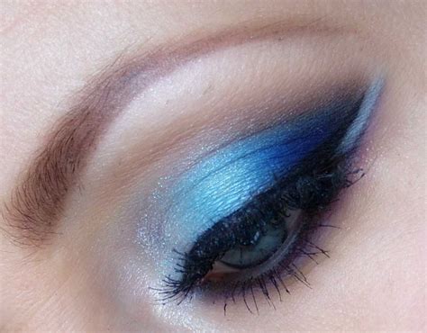 Colorful Eye Makeup Ideas for Spring - Pretty Designs