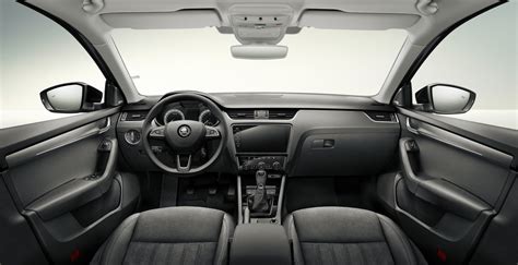 New photos & details of the 2017 Skoda Octavia's interior released