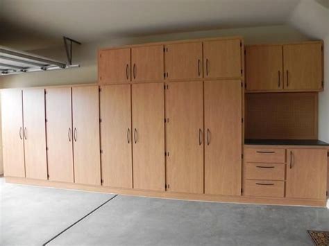 Pin by Mari Lesniak on Garage Storage | Garage cabinets ikea, Garage ...