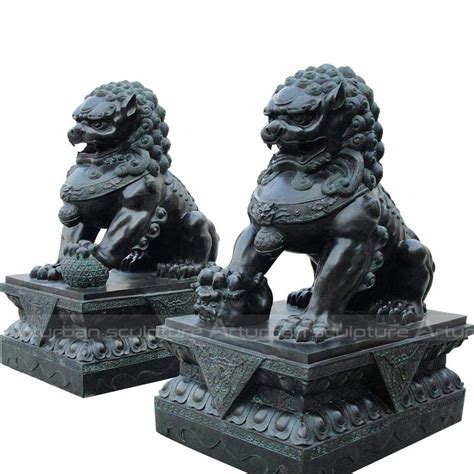 Chinese Dog Lion statue