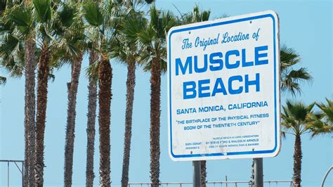 Showmanship on the Sand: The Rise and Fall of the Original Muscle Beach ...