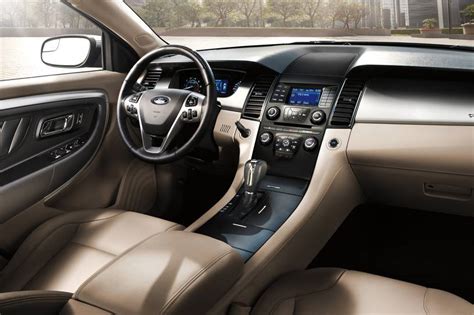 2018 Ford Taurus Interior Pictures